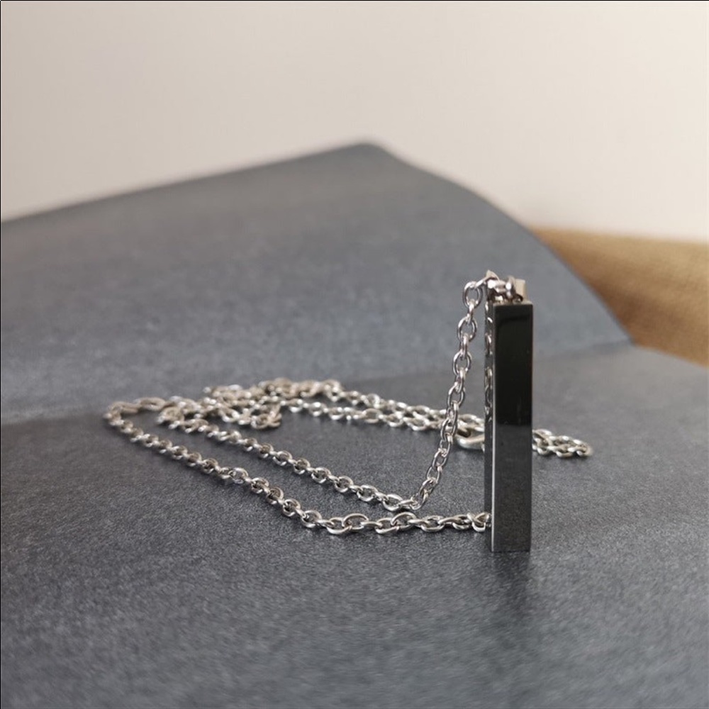 New Stainless Steel LOVE ❤️ Bar Necklace - Picture 4 of 4